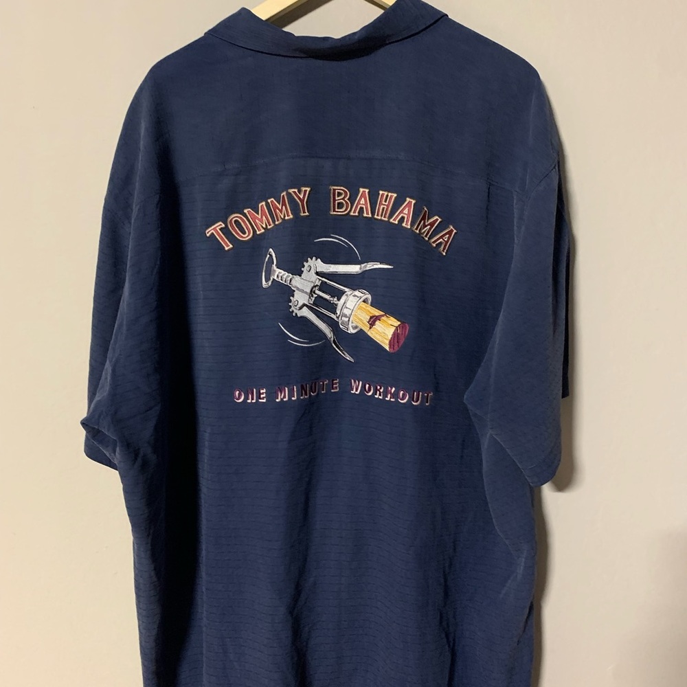 SOLD TOMMY BAHAMA "ONE MINUTE WORKOUT" 100% Silk Navy Blue Button Up Shirt Men's